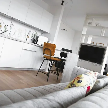 Beautiful Exclusive In Cloche D'or Apartment
